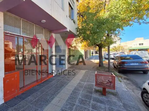 Local en Alquiler en Área Centro Oeste, $ 1.100.000