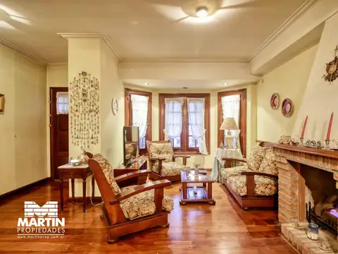 Casa 6 ambientes con 5 baños