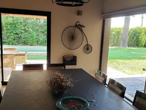 Casa 6 ambientes con 4 baños