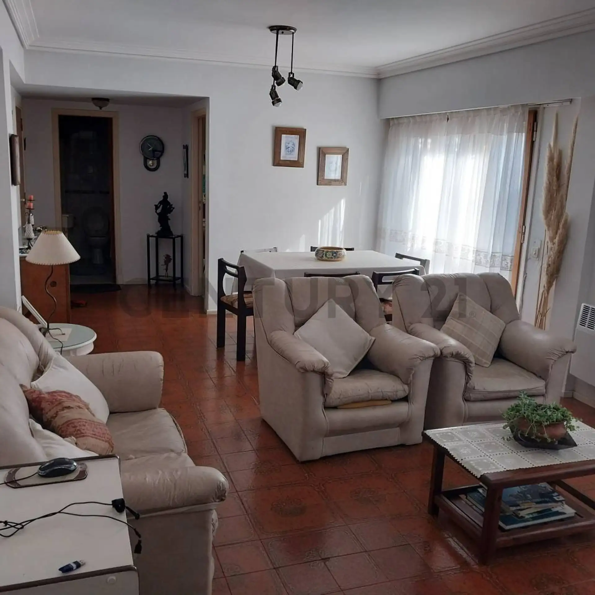 Venta departamento 4 ambientes vista lateral al mar con balcón