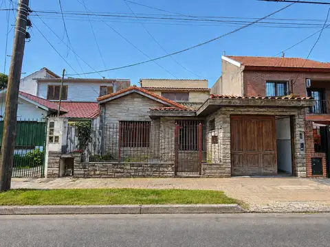 TERRENO DE 8,66X32 APTO DUPLEX O TRIPLEX EN VENTA. OLIVOS