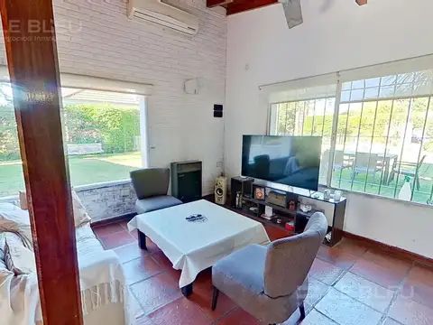 VENTA DE CASA 5 AMB. CON PILETA EN EL CLUB DE CAMPO DE ARANZAZU