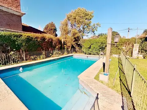 VENTA DE CASA 5 AMB. CON PILETA EN EL CLUB DE CAMPO DE ARANZAZU