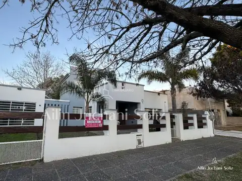 Amplia casa en La Lucila Del Mar