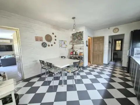 Casa 4 ambientes con 3 baños