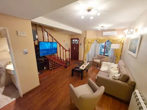 Depto Tipo Casa en Venta de 4 ambientes