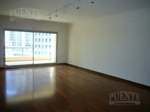 Edificio Rio Plaza 3 dormitorios y dep. de serv., con 2 cocheras  y baulera