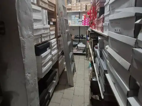 LOCAL COMERCIAL SOBRE AV LA PLATA