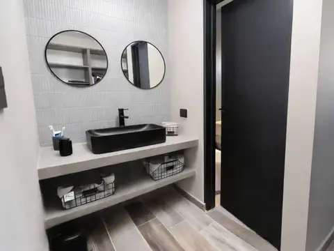 Casa en Venta con 6 cocheras