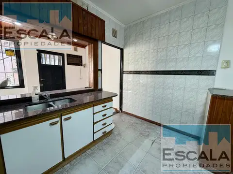 Casa en Alquiler con 1 cochera