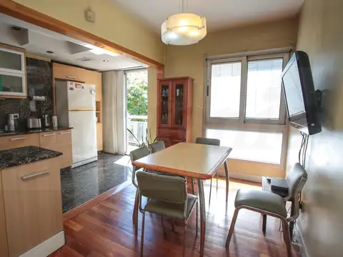 Elegancia y confort en un 3 ambientes con cochera, baulera y Ameneties.