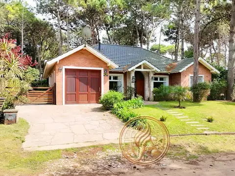 Venta Casa Pinamar Barrio B5 4 ambientes gas natural oportunidad