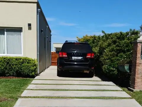 Casa en Venta en Pilar del Este - Santa Elena, USD 199.000