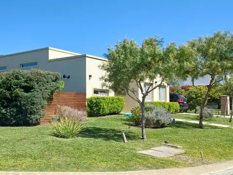 Venta Casa 4 amb/pileta Santa Elena Pilar del Este