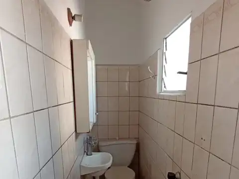 Depto Tipo Casa en Alquiler en Santos Lugares, $ 400.000
