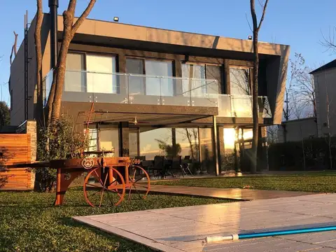 Sobre lote a la laguna del Area 5, San Matías