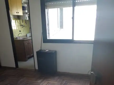 2 ambientes ,  Avenida Rivadavia y Esteves Sagui, Lateral  luminoso - ideal  una pareja o persona sola.