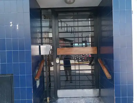 Estevez Sagui 100, Piso 2