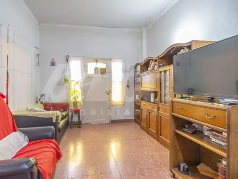 Casa 5 ambientes con 1 baño