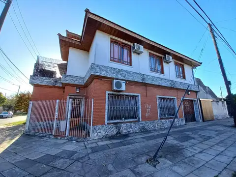 EXCELENTE CASA 5 AMBIENTES 