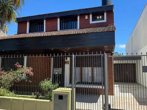 VENTA CASA 4 AMBIENTES 