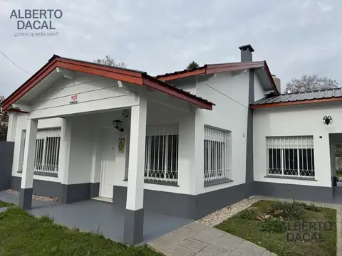 Casa en Alquiler con 1 cochera