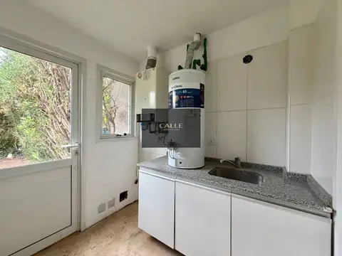 Casa en venta c/ cochera en Dalvian