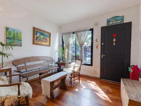 Venta /Hermosa Casa tipo triplex , 5 amb .con Patio y Cochera en Olivos Residencial ( Zona La Salle