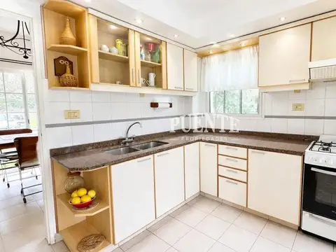 Casa 5 ambientes con 3 baños