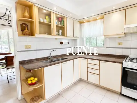 Casa 5 ambientes con 3 baños