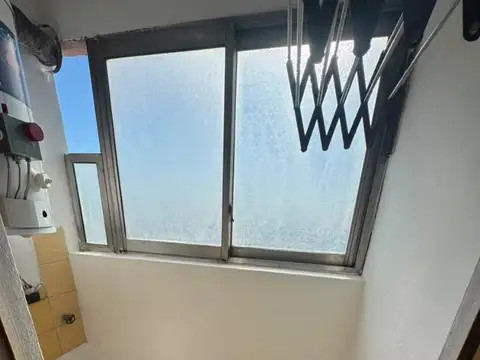 Dpto 2 ambientes sobre Av. Rivadavia. EXCELENTE UBICACIÓN