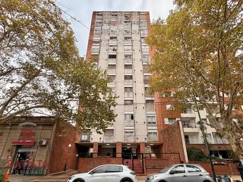 ¡VENDE! Departamento en calle 2 e/ 40 y 41
