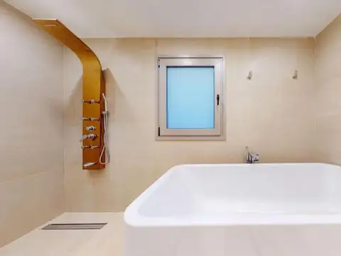 Casa en Alquiler de 4 dormitorios