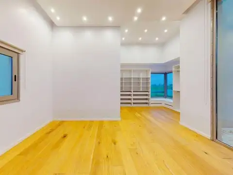 Casa en alquiler - 4 dormitorios 4 baños 190mts2 - Haras del Sur III