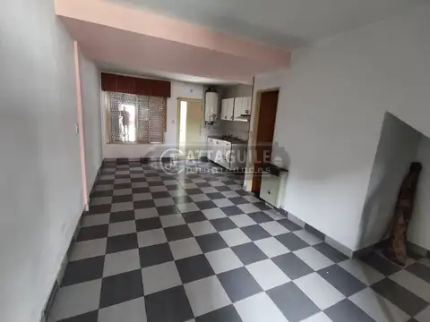 Casa 3 ambientes con 2 baños