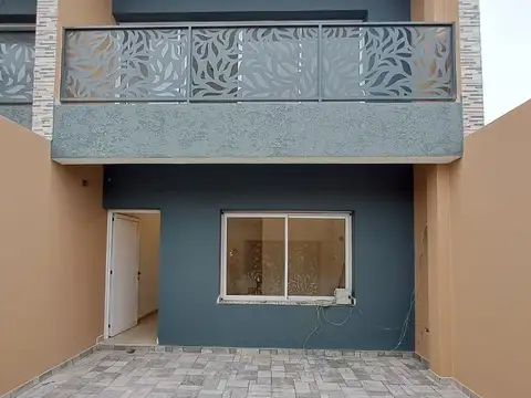 Depto Tipo Casa en Alquiler de 3 ambientes