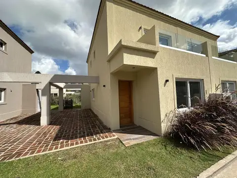 Duplex en Saravi Village