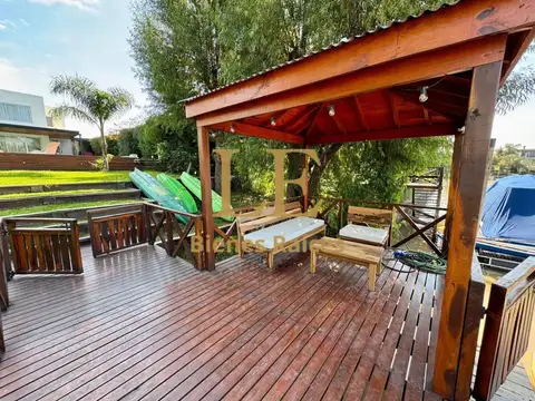 Casa 7 ambientes con 5 baños