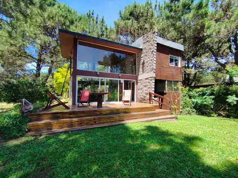 Casa venta Costa del Este pileta climatizada