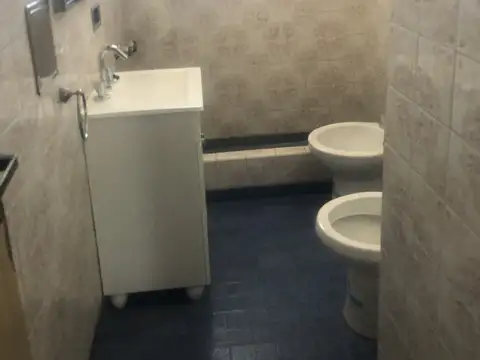 Depto Tipo Casa en Alquiler 50 años