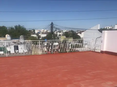 ESPLENDIDO PH 4 AMB CON TERRAZA. PRIMER PISO X ESCALERA. SIN EXPENSAS