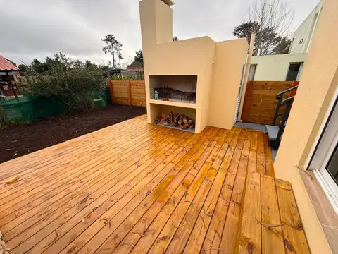 Casa 8 ambientes con 3 baños