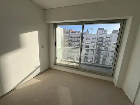 Oficina a estrenar con balcón en piso 7 – 41 m² en Recoleta