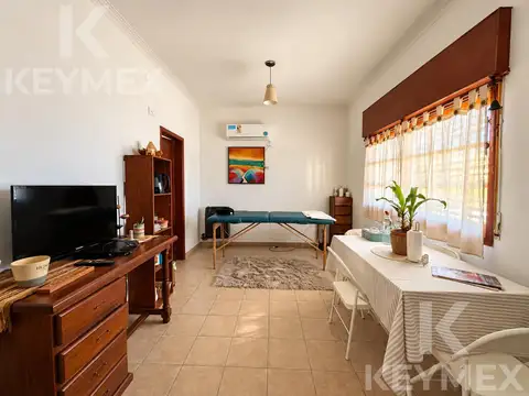 Casa 3 dormitorios con cochera en venta Tolosa - APTO BANCO