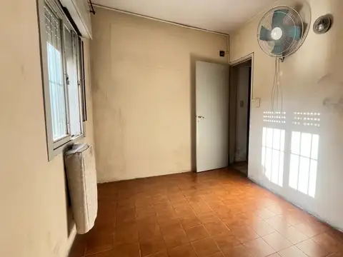 VENTA CASA 2 DORMITORIOS Y JARDÍN