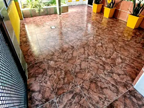 Cervantes 300, Piso 0