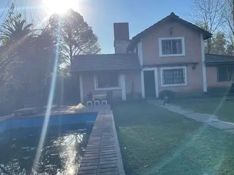 Casa 5 ambientes con 1 baño