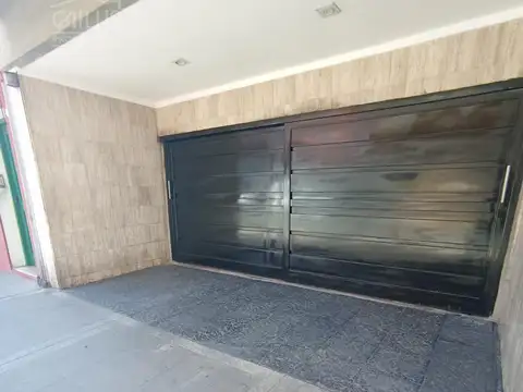 Castro Barros al 900