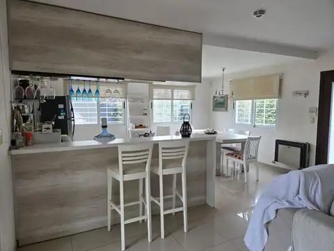 Casa en Alquiler en Funes, USD 3.200