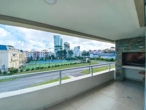 Departamento en Venta en Playa Mansa, USD 370.000